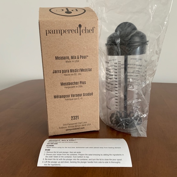 Pampered Chef Kitchen Pampered Chef Measure Mix And Pour 232 Poshmark